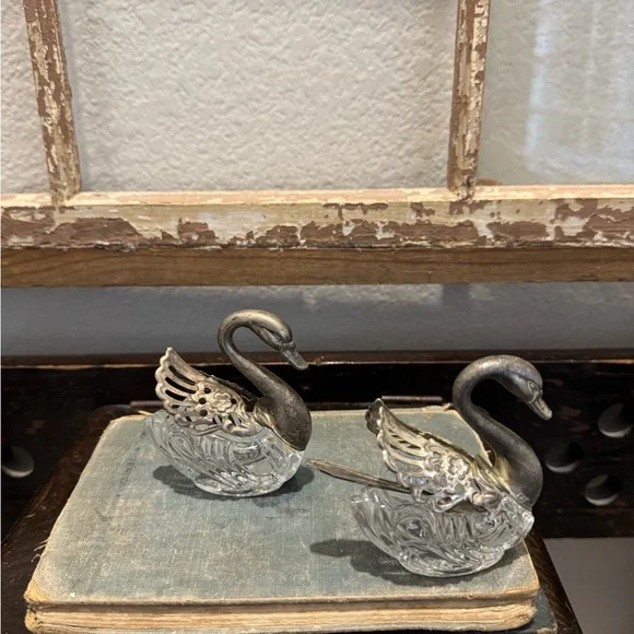 Pair of Italian vintage glass swan salt cellars with silver articulated wings - Picture 1 of 7